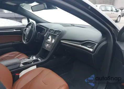 2019 Ford Fusion Energi Titanium from USA, damaged, VIN 3FA6P0SU4KR185202